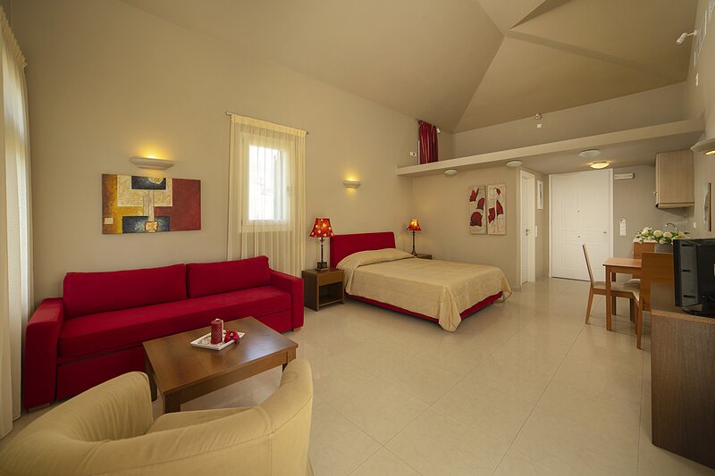 Τρίκλινα δωμάτια — Δωμάτιο 31 — Deluxe • King size + έξτρα κρεβάτι