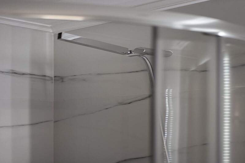 Σουίτες — Δωμάτιο 12 — Deluxe Suite • King size + 2 μονά κρεβάτια